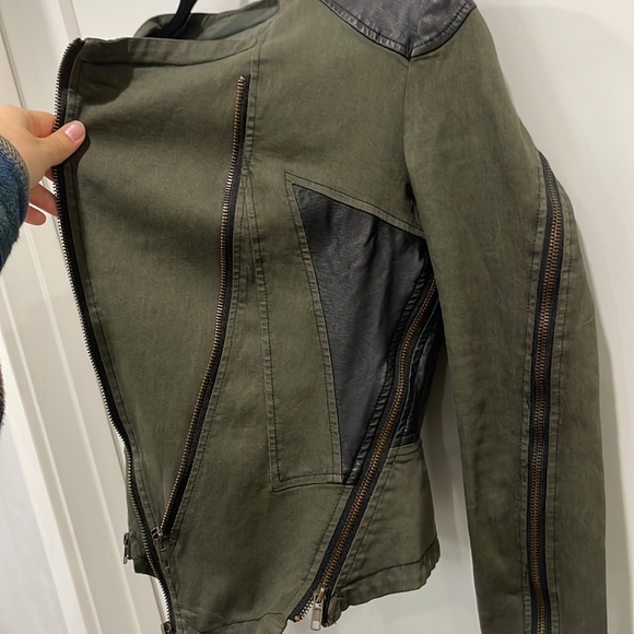 Edgy Jacket - Picture 5 of 9